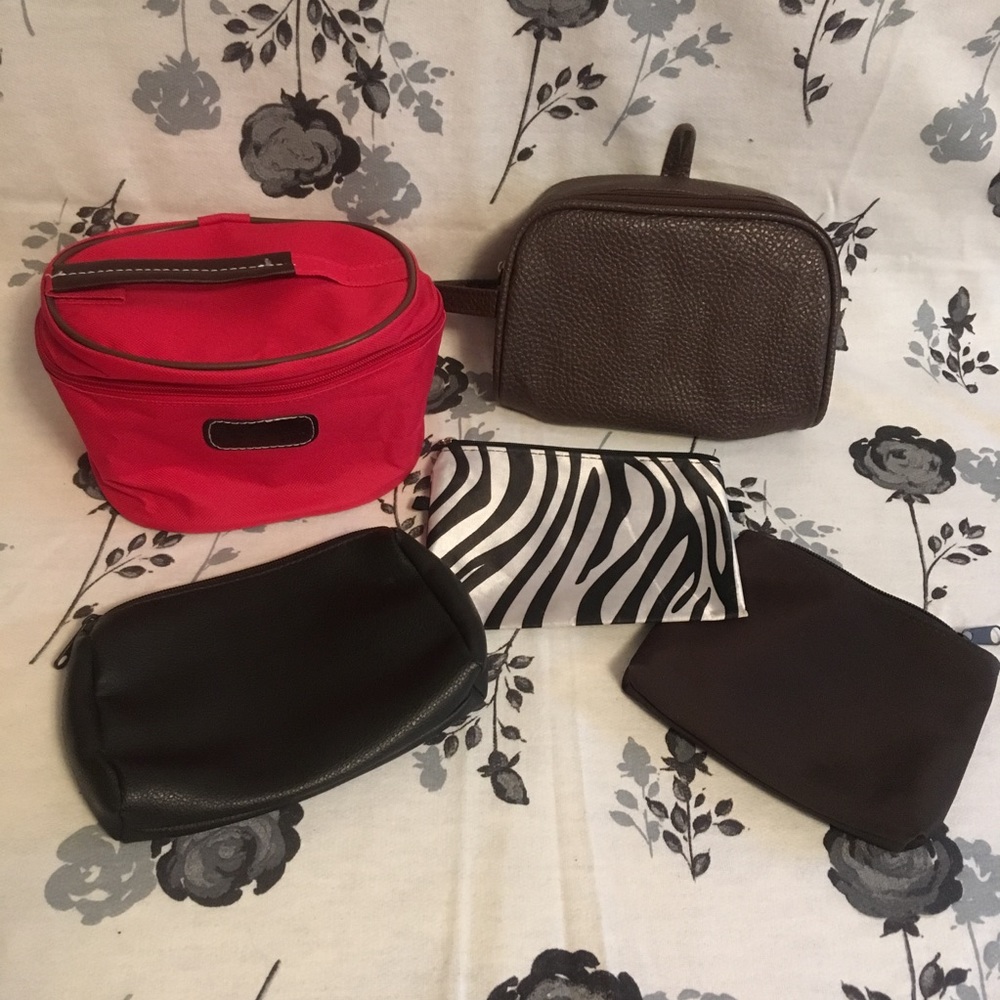 🔥 Bundle of 5 small makeup bags 🔥